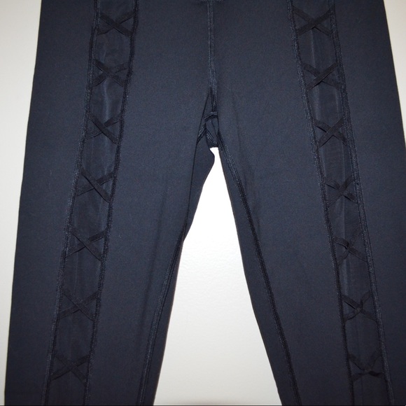 Knockout Leggings (Victoria Sport) - Picture 5 of 7